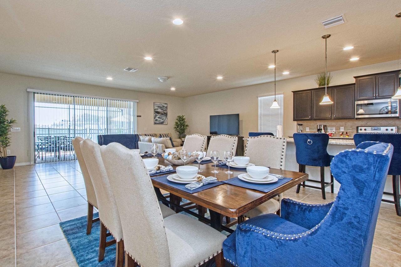 Windsor At Westside-8 Bedrooms House W/pool-3719ww