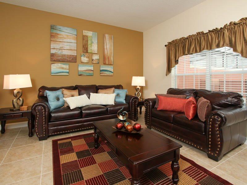 Beautiful 4 Bed 3 Bath Town With Splash Pool Holiday home