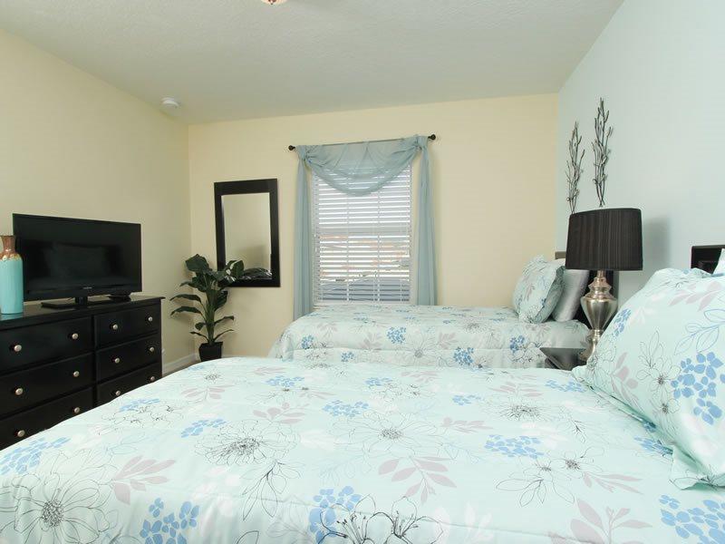 Holiday home Beautiful 4 Bed 3 Bath Town With Splash Pool *