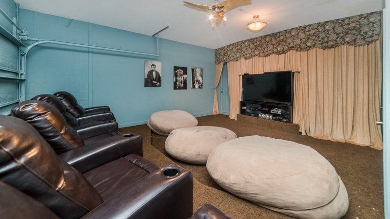 Holiday home Amazing 5 Bedroom 4 Bath Pool In Windsor Hills *