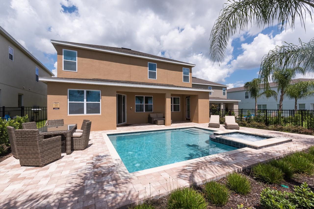 Luxury Dreams With Pool, & Game Holiday home