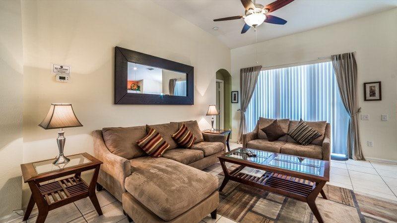 Holiday home Lovely 4 Bedroom 3 Bath Pool In Gated *