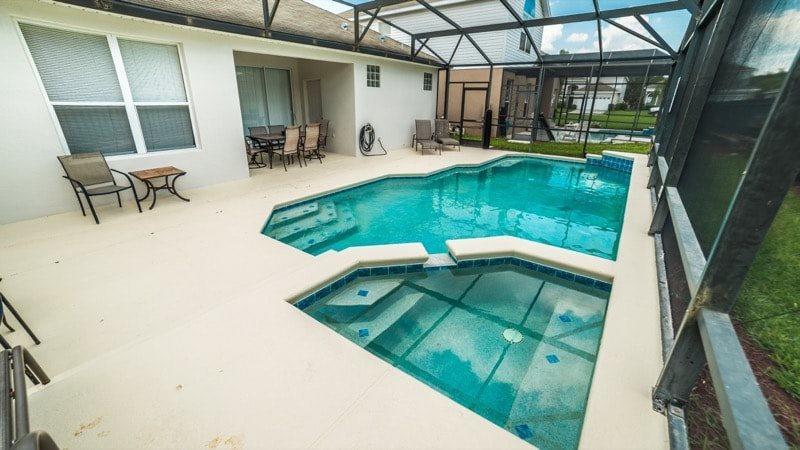 Lovely 4 Bedroom 3 Bath Pool In Gated Holiday home Orlando