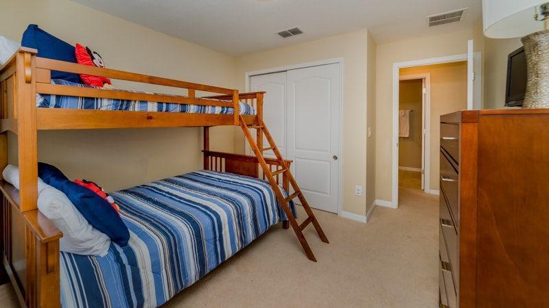 4 Bedroom 3 Bath Town With Pool In Paradise Palms Holiday home