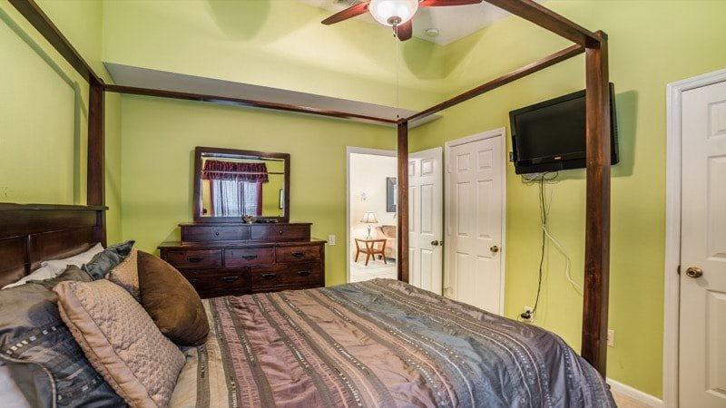Lovely 4 Bedroom 3 Bath Pool In Gated