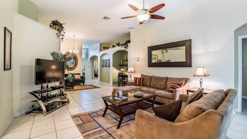 Holiday home Lovely 4 Bedroom 3 Bath Pool In Gated Orlando