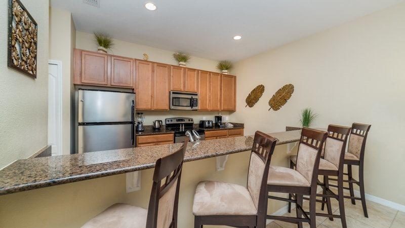 4 Bedroom 3 Bath Town With Pool In Paradise Palms Holiday home