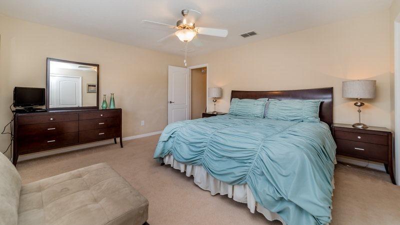 4 Bedroom 3 Bath Town With Pool In Paradise Palms Holiday home *