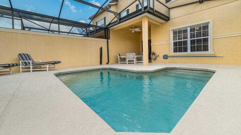 4 Bedroom 3 Bath Town With Pool In Paradise Palms Holiday home