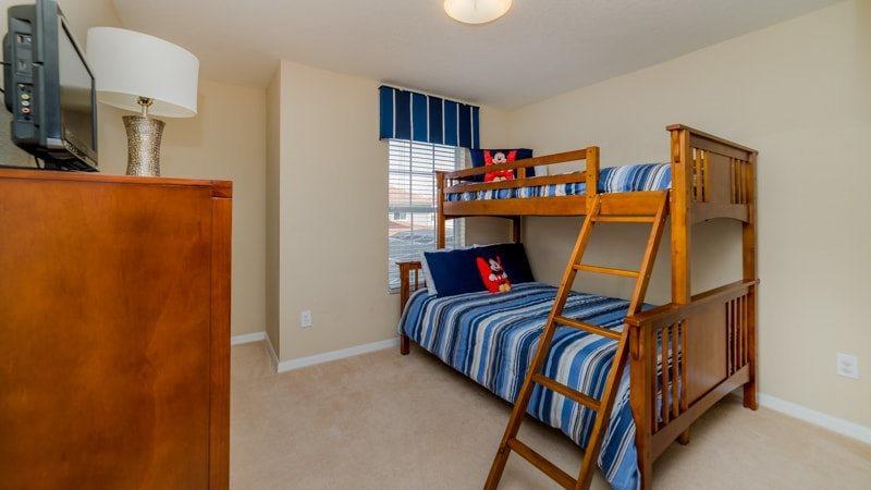 4 Bedroom 3 Bath Town With Pool In Paradise Palms Holiday home *
