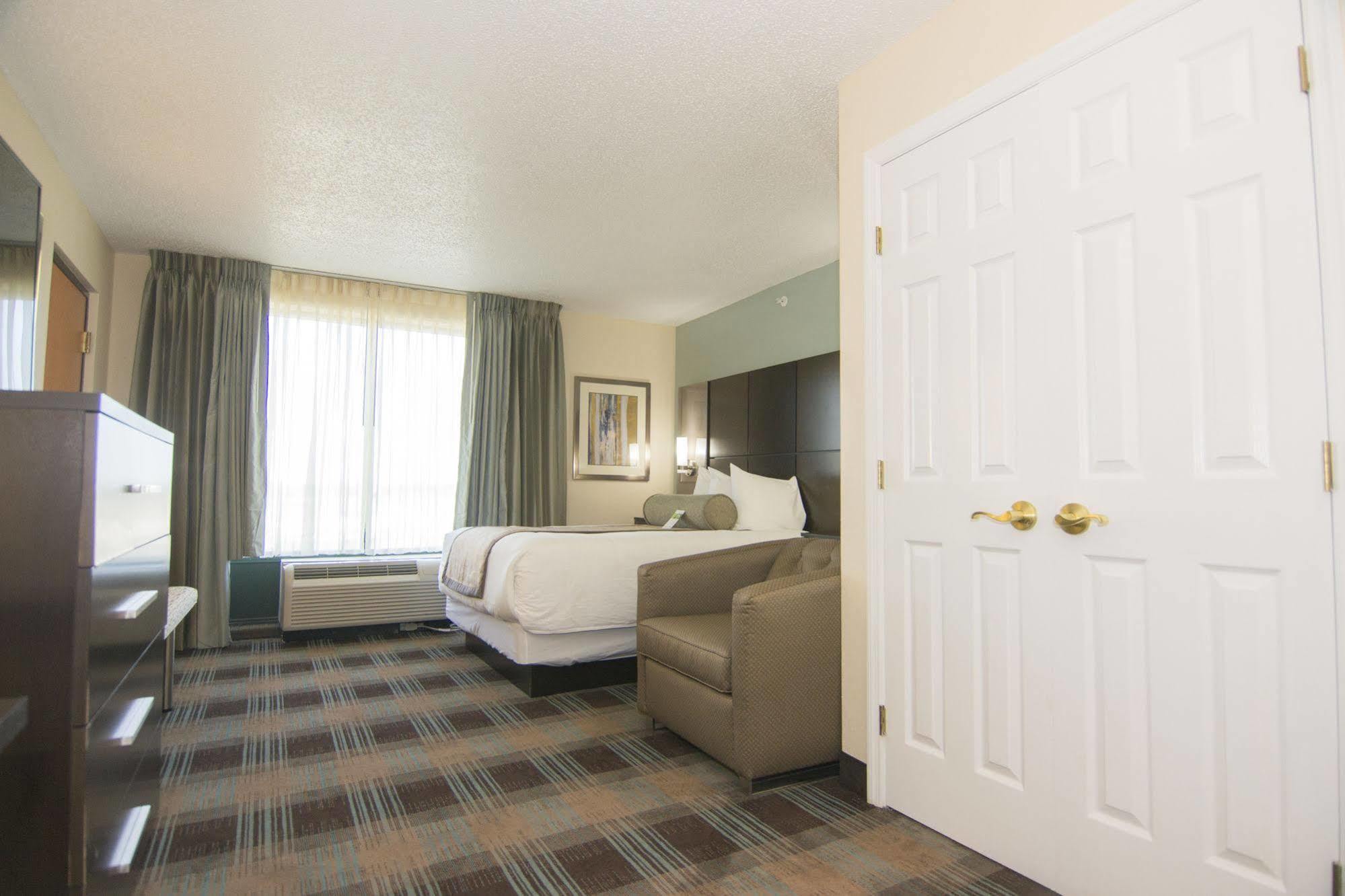 Wingate By Wyndham - International Airport- Free Hot Breakfast