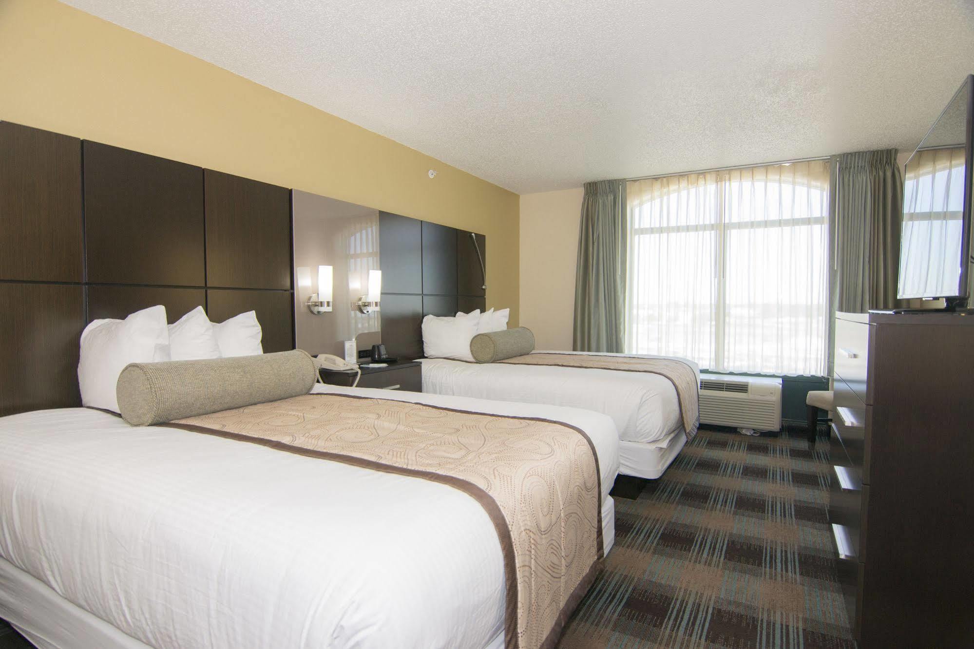 Wingate By Wyndham - International Airport- Free Hot Breakfast