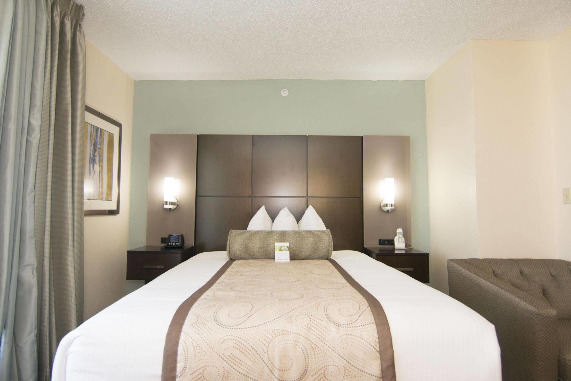 Wingate By Wyndham - International Airport- Free Hot Breakfast 3*