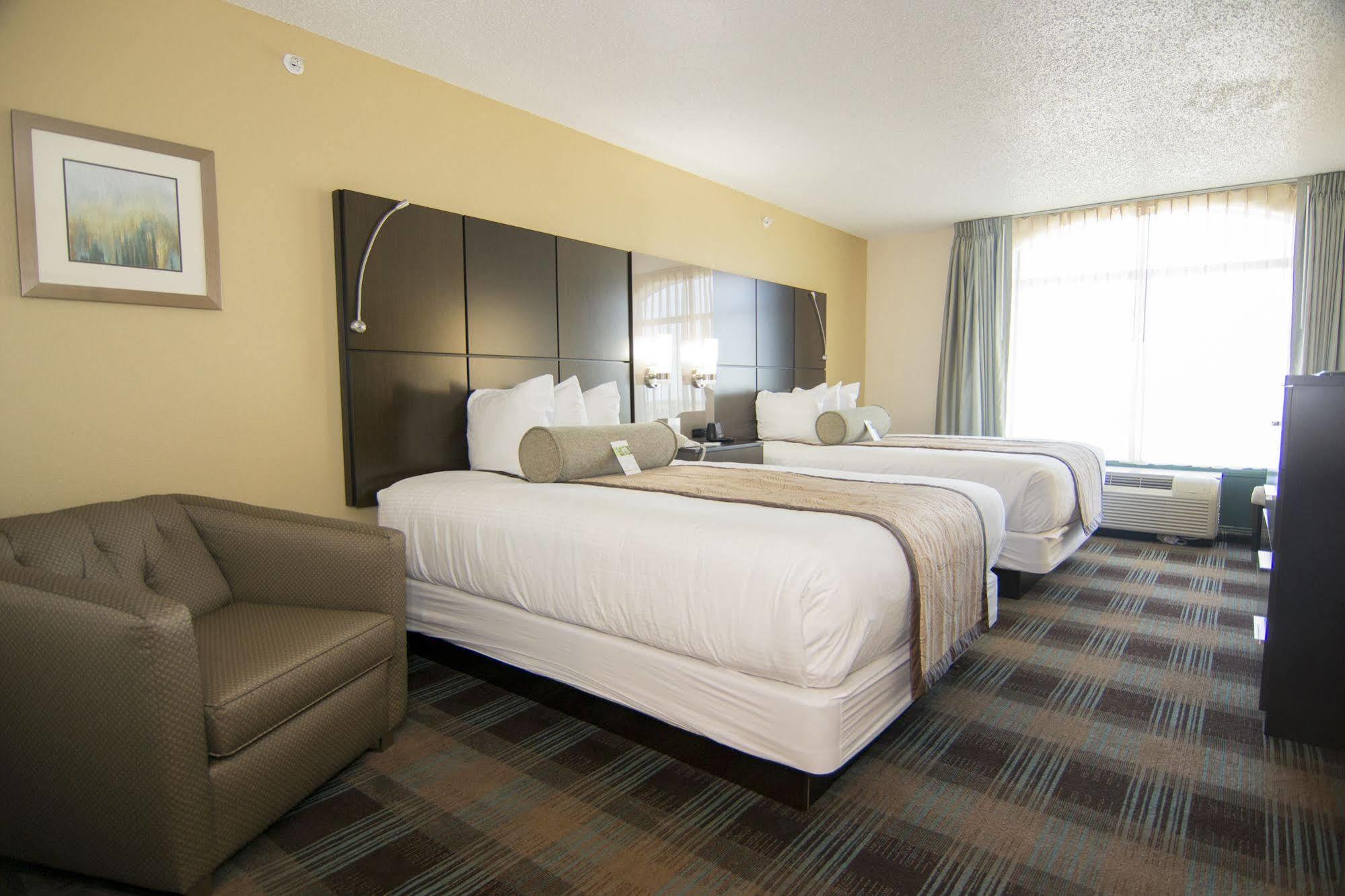 Hotel Wingate By Wyndham - International Airport- Free Hot Breakfast