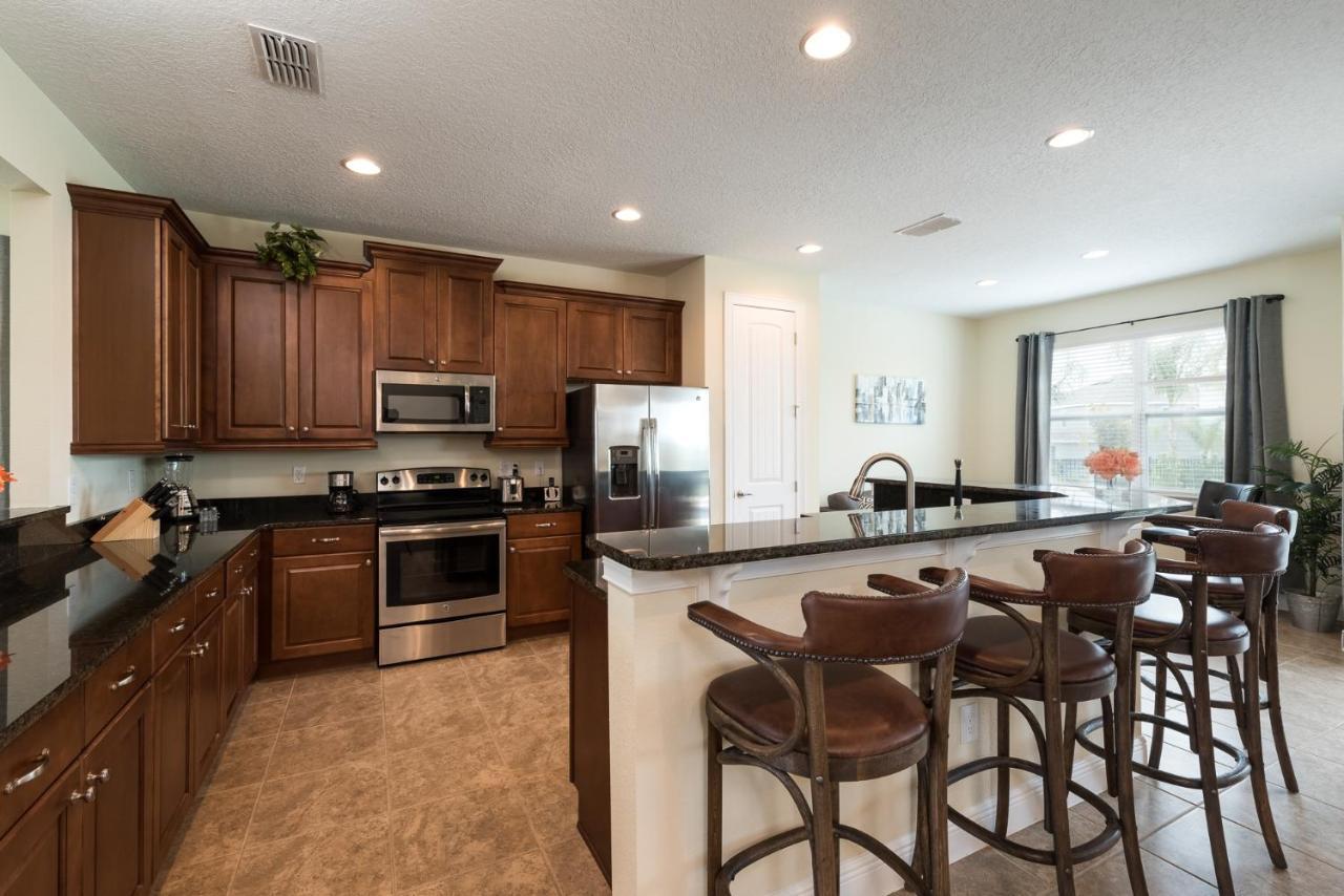 Wilmington Loop 6 Bedroom Luxury With Pool And