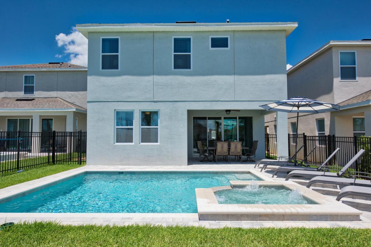 Vibrant By Rentyl Near With Private Pool, Foosball Table & Amenities - 7418m *