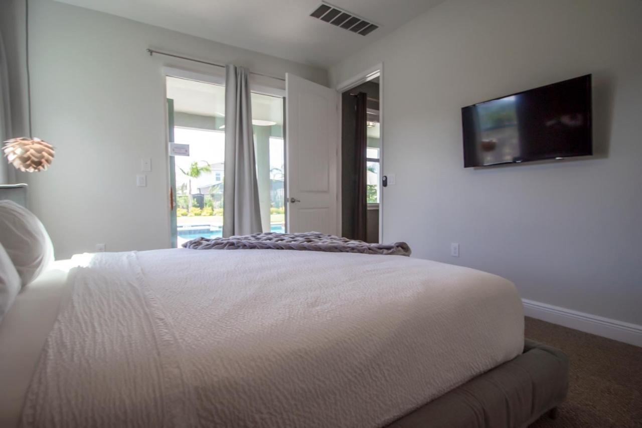 8 Bedroom Vacation With Pool 2107 *