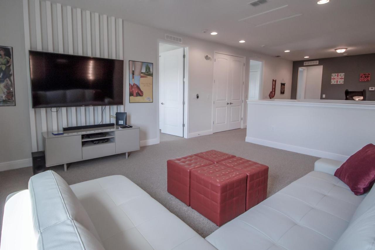 8 Bedroom Vacation With Pool 2107 * Orlando