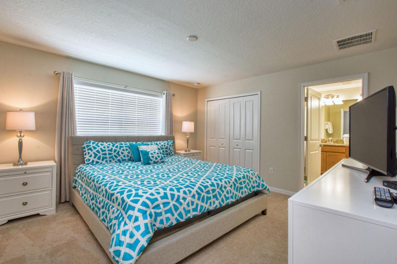 Storey Lake-4 Bedroom Townhome W/splashpool-1618st