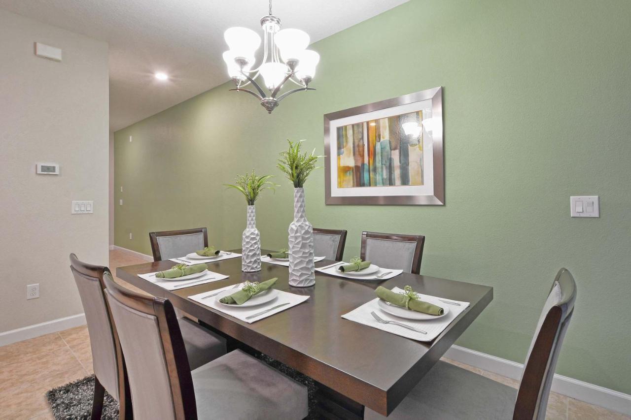 Storey Lake-4 Bedroom Townhome W/splashpool-1618st *