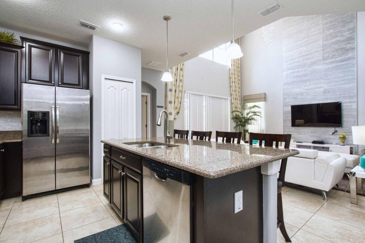 Paradise Palms- 5 Bedroom Pool Home-3191pp