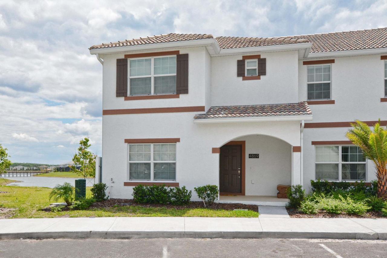 Storey Lake-5 Bedroom Townhome W/splashpool-1630st