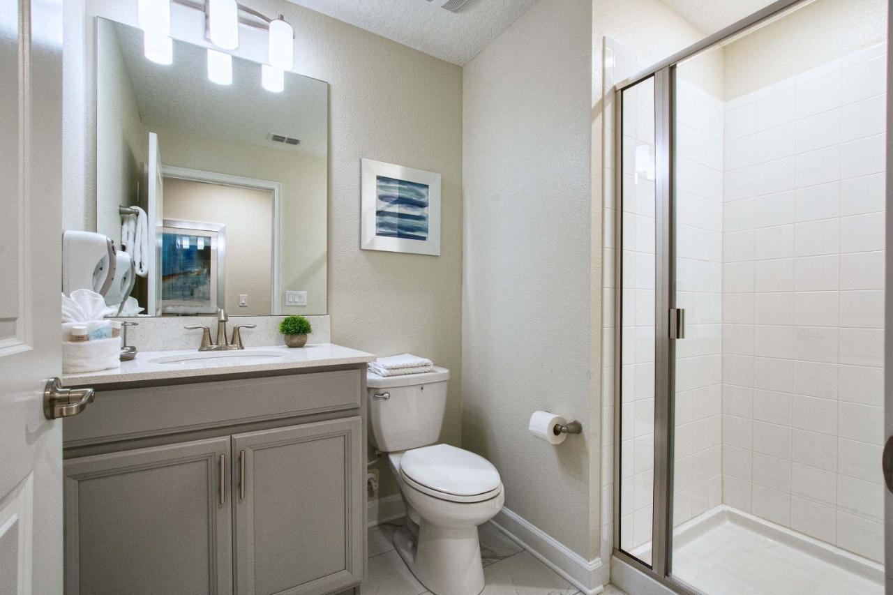 Storey Lake-5 Bedroom Townhome W/splashpool-1630st Holiday home