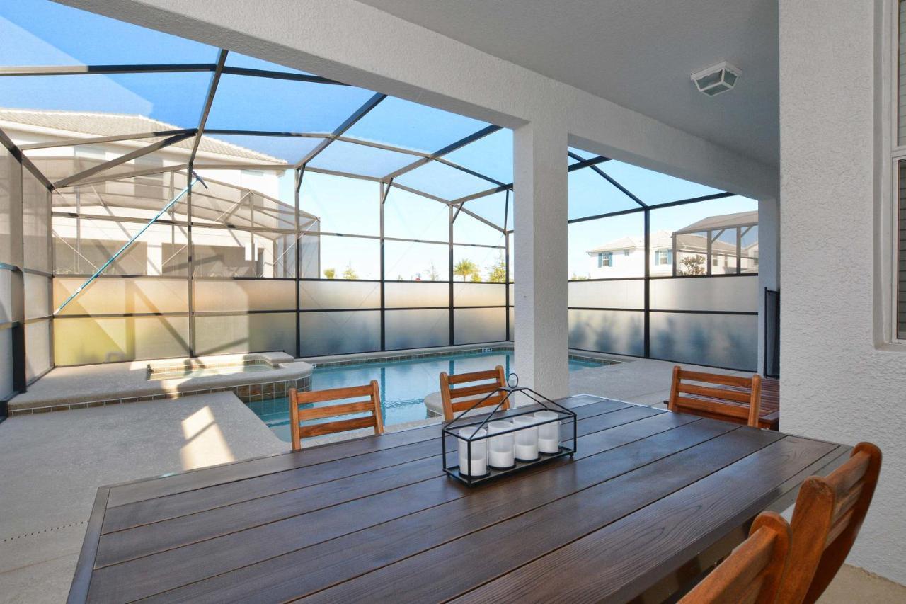 Holiday home Storey Lake- 6 Bedroom Pool Home-1657st *