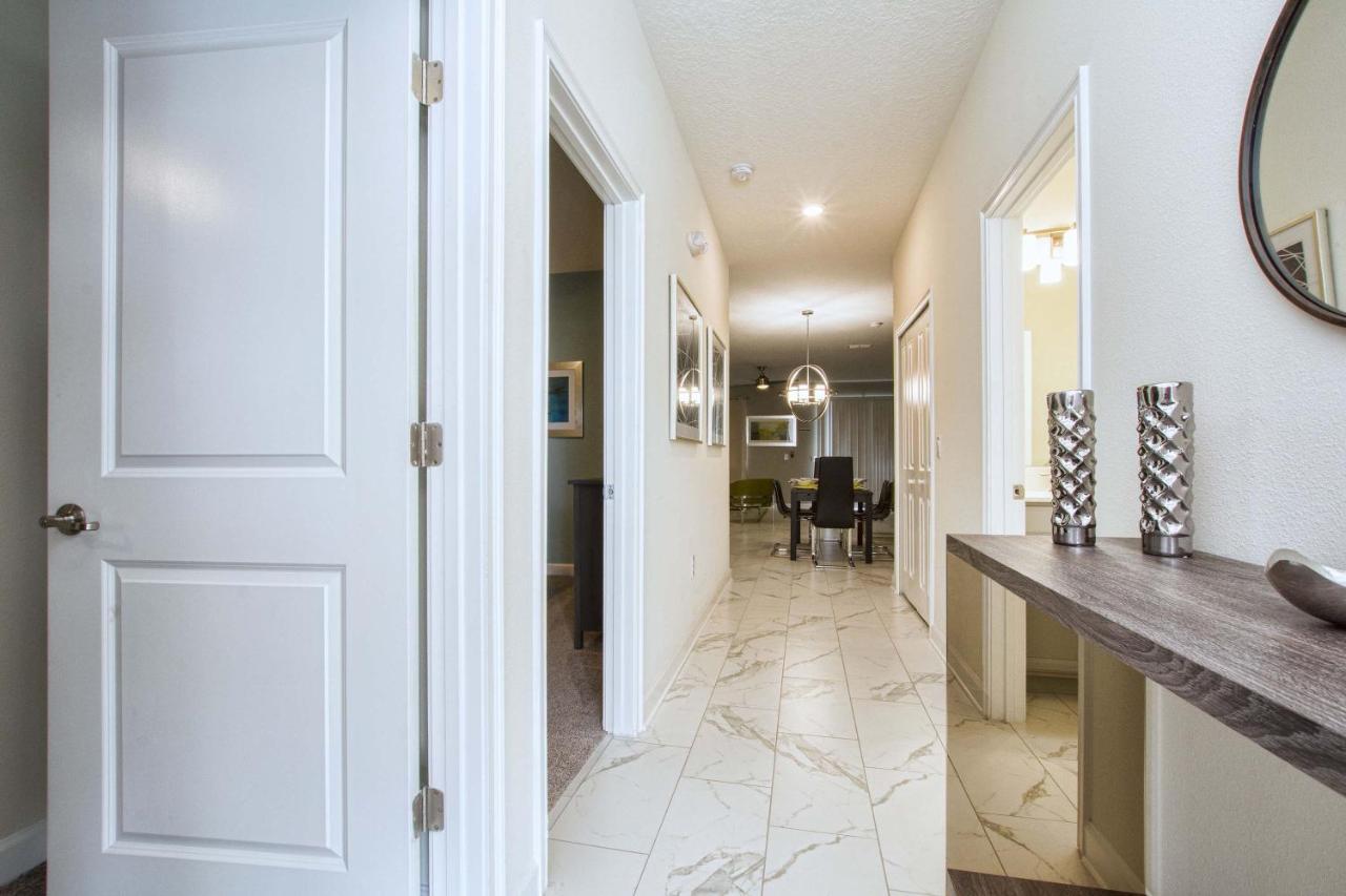 Storey Lake-5 Bedroom Townhome W/splashpool-1630st