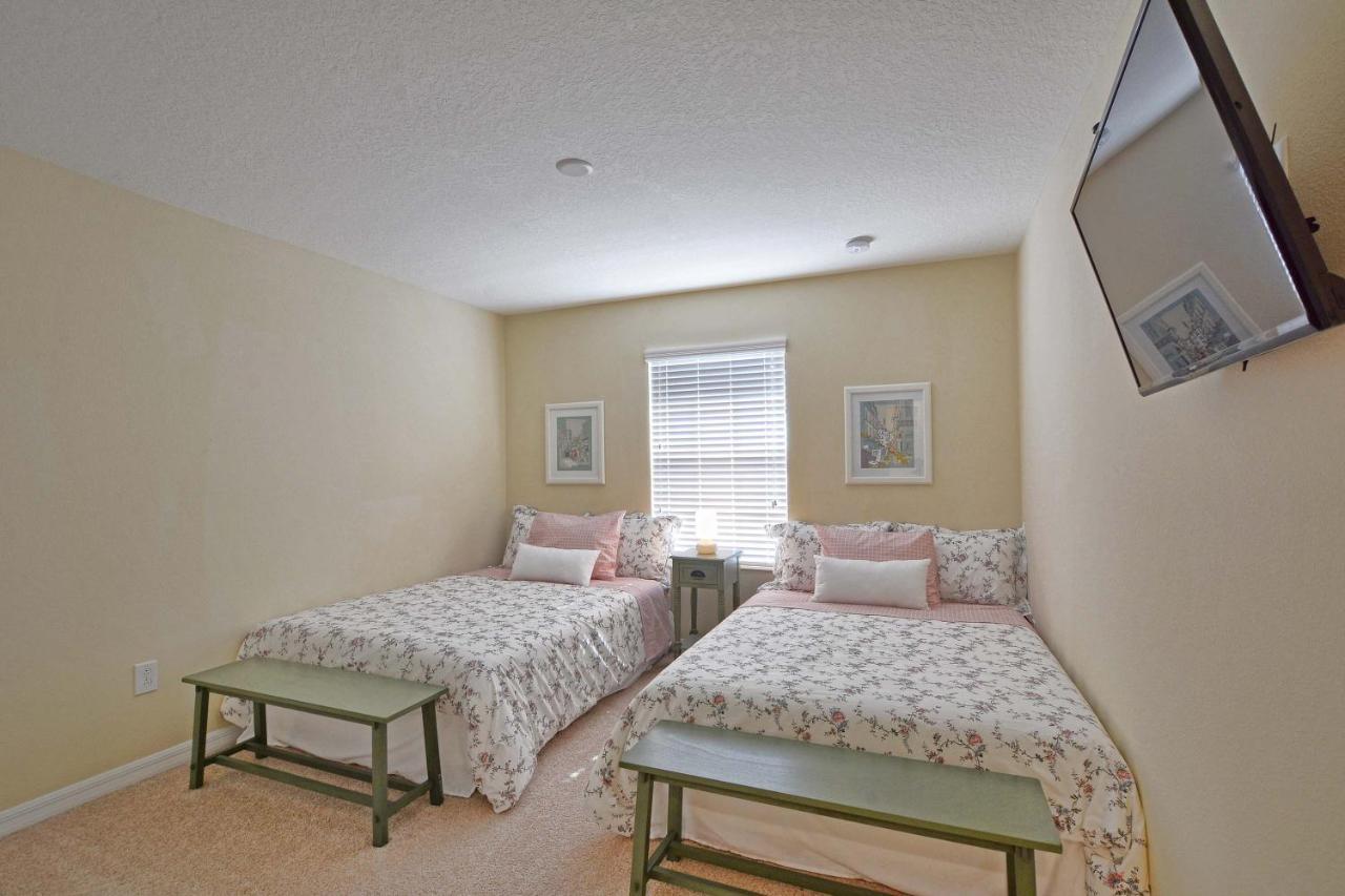 Storey Lake-4 Bedroom Townhome W/splashpool-1610st *