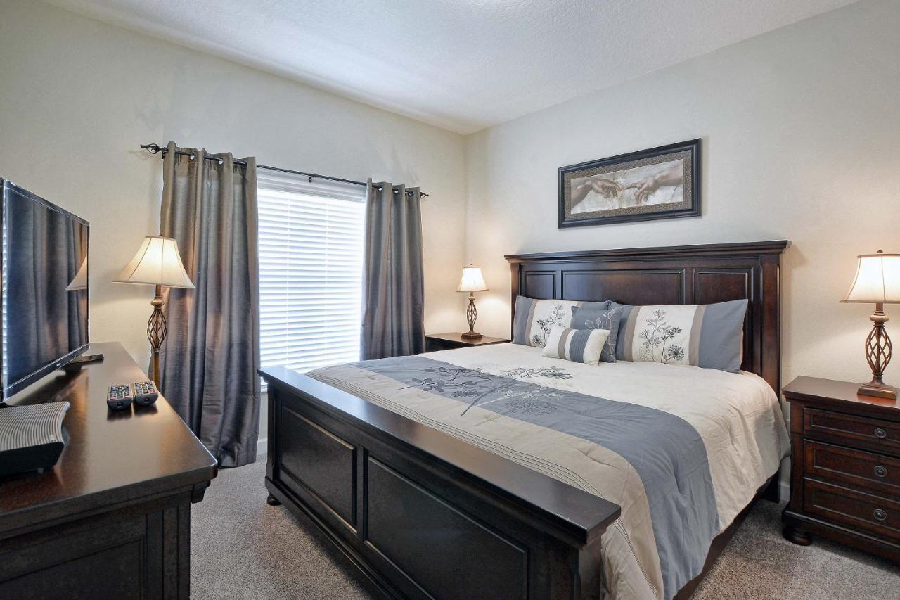 Storey Lake- 4 Bedroom Townhome W/spashpool-1616st *