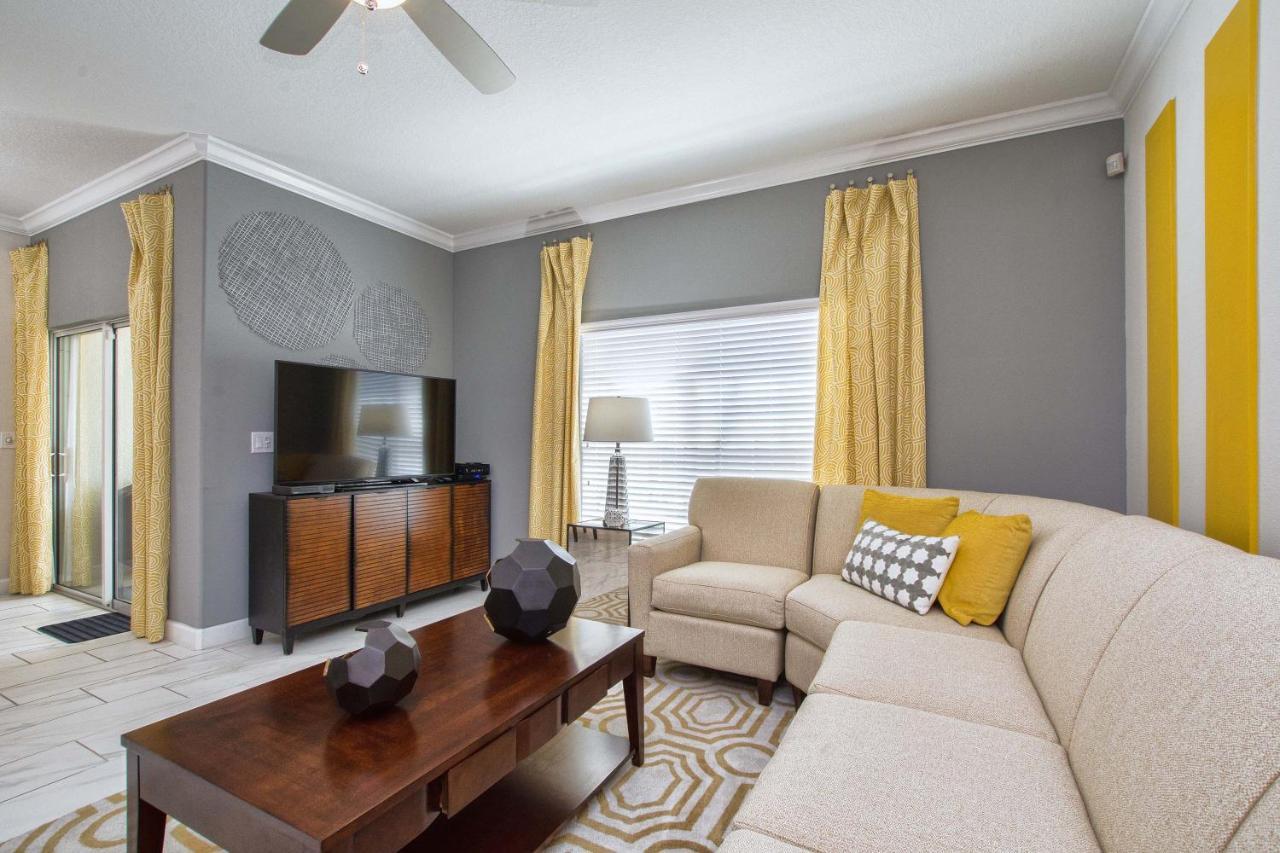Storey Lake-4 Bedroom Townhome W/spashpool-1629st
