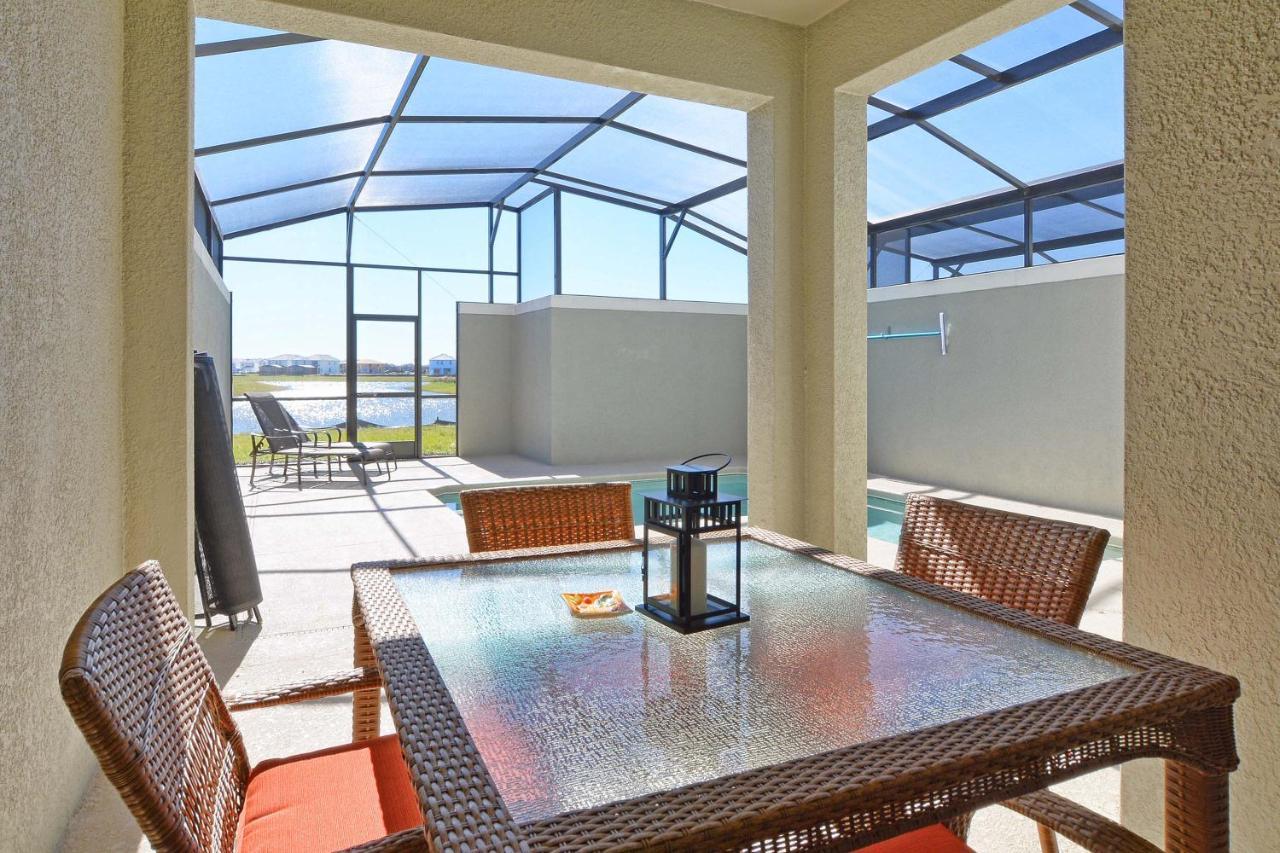 Storey Lake-4 Bedroom Townhome W/splashpool-1610st