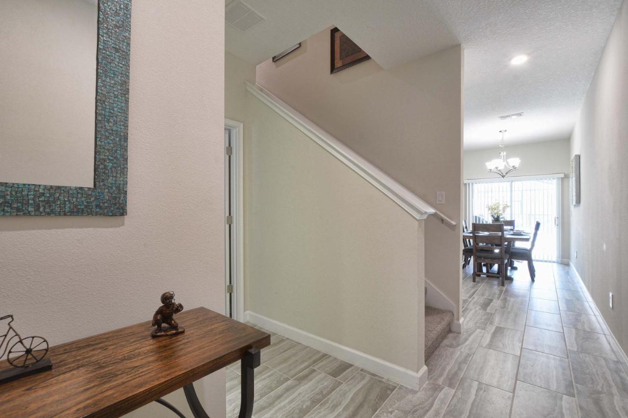 Storey Lake- 4 Bedroom Townhome W/spashpool-1616st Holiday home Orlando