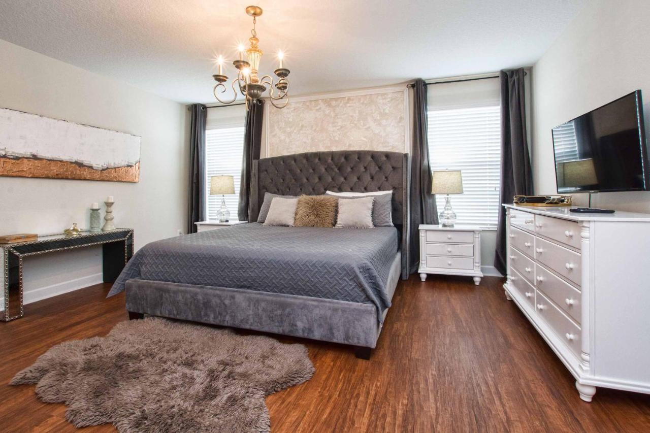 Storey Lake- 6 Bedroom Pool Home-1657st *