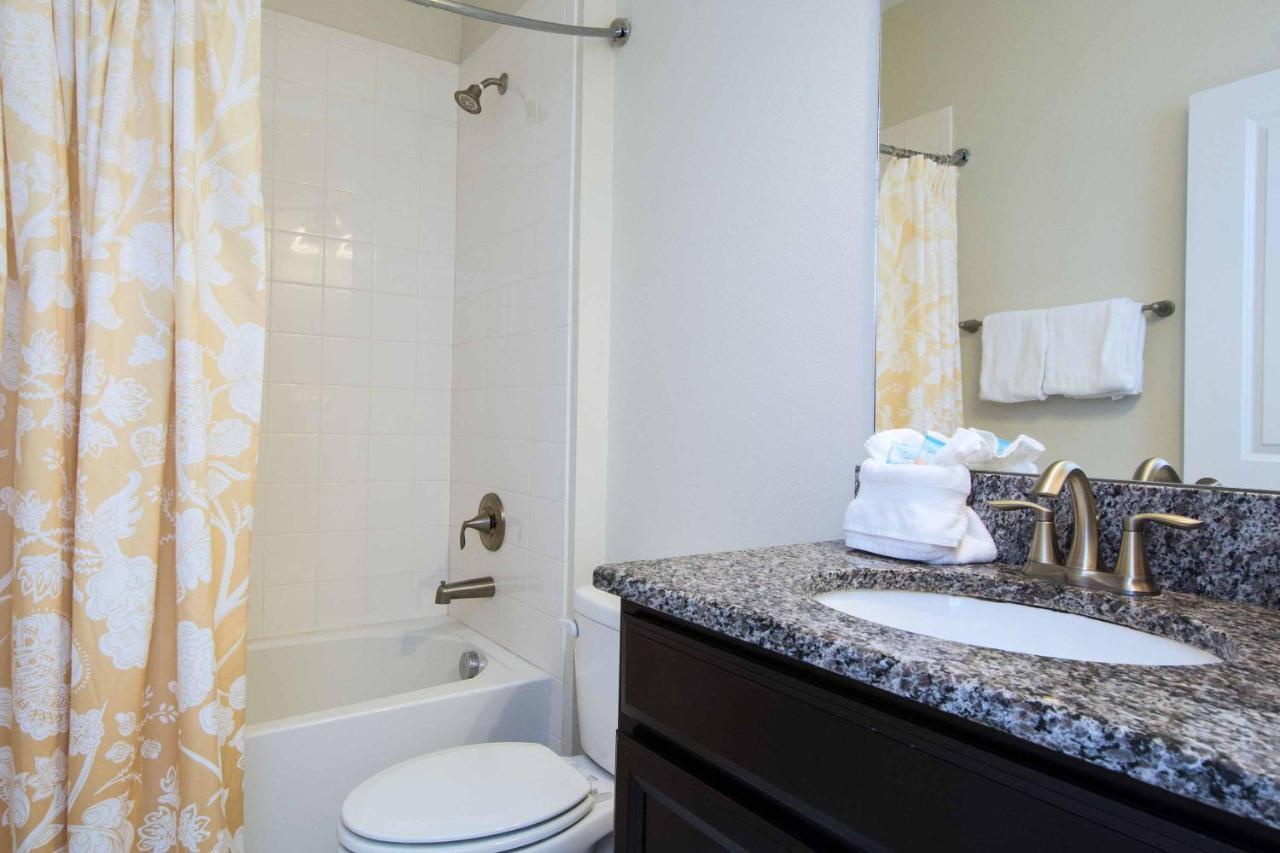 Storey Lake- 6 Bedroom Pool Home-1657st Orlando
