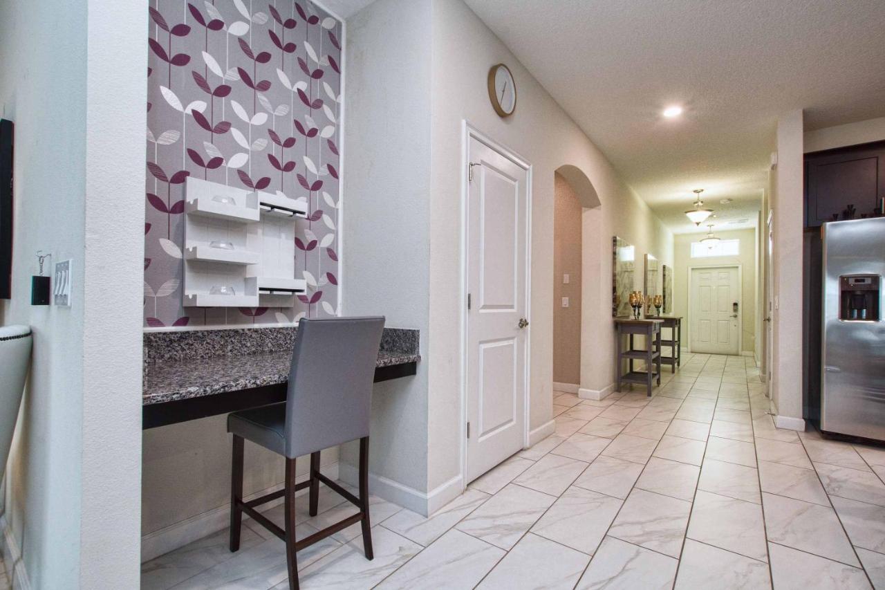 Storey Lake- 6 Bedroom Pool Home-1657st Orlando