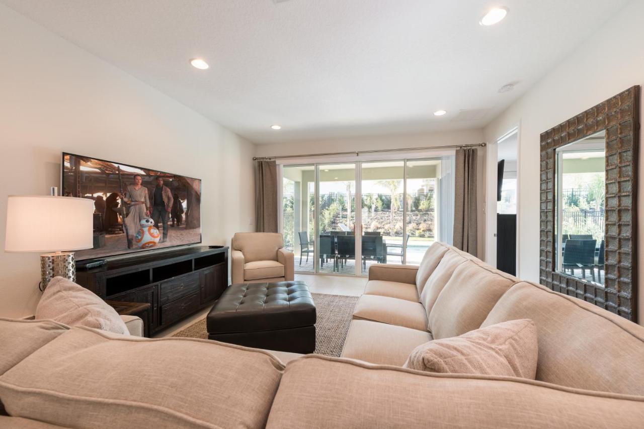Cozy By Rentyl Near With Private Pool, Foosball Table & Amenities - 7393 Marker Holiday home Orlando