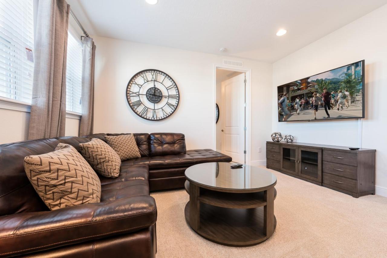 Cozy By Rentyl Near With Private Pool, Foosball Table & Amenities - 7393 Marker Holiday home Orlando