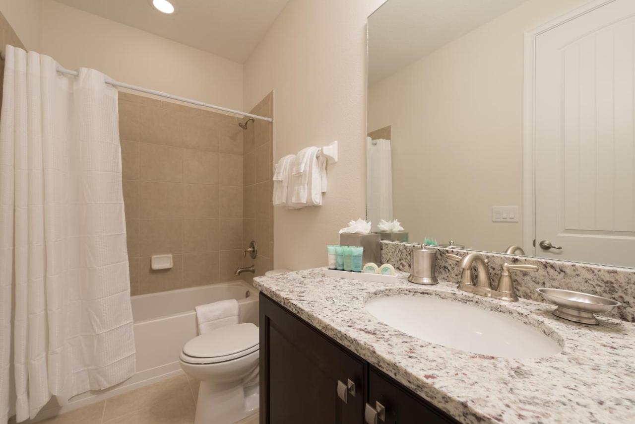 Cozy By Rentyl Near With Private Pool, Foosball Table & Amenities - 7393 Marker Orlando