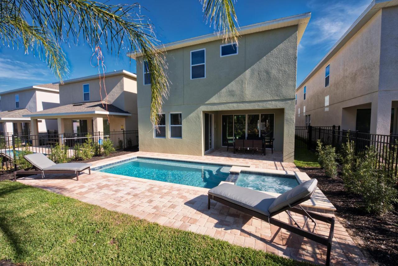 Cozy By Rentyl Near With Private Pool, Foosball Table & Amenities - 7393 Marker Holiday home Orlando