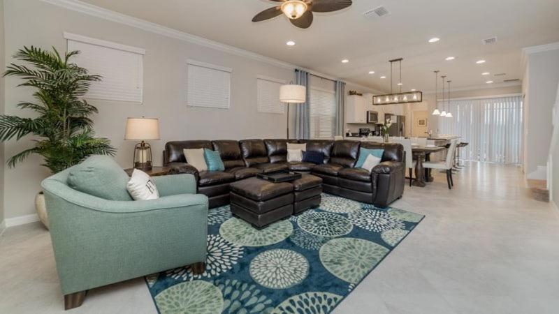 Amazing 5 Bed 5 Bath Pool In Windsor At Westside *
