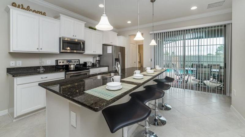 Amazing 5 Bed 5 Bath Pool In Windsor At Westside Holiday home