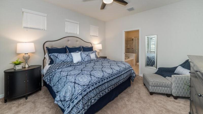 Amazing 5 Bed 5 Bath Pool In Windsor At Westside Holiday home