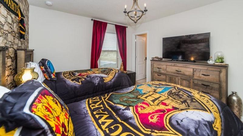 Holiday home Amazing 5 Bed 5 Bath Pool In Windsor At Westside