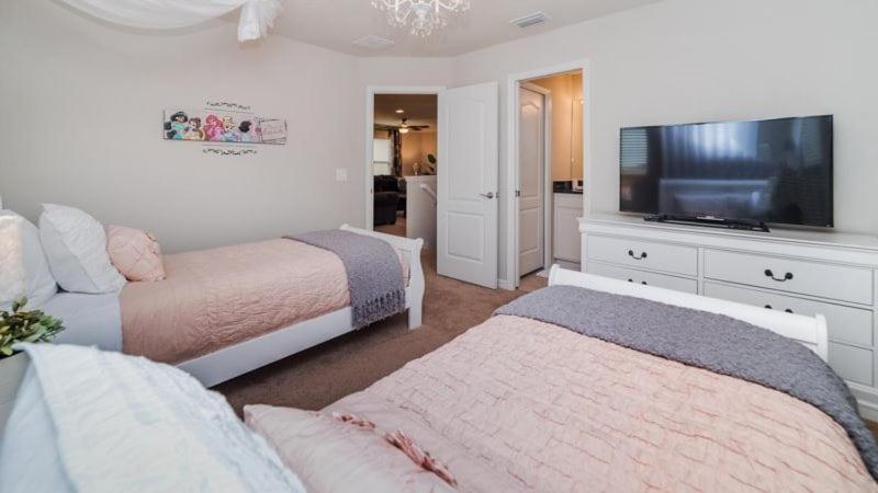 Amazing 5 Bed 5 Bath Pool In Windsor At Westside * Orlando
