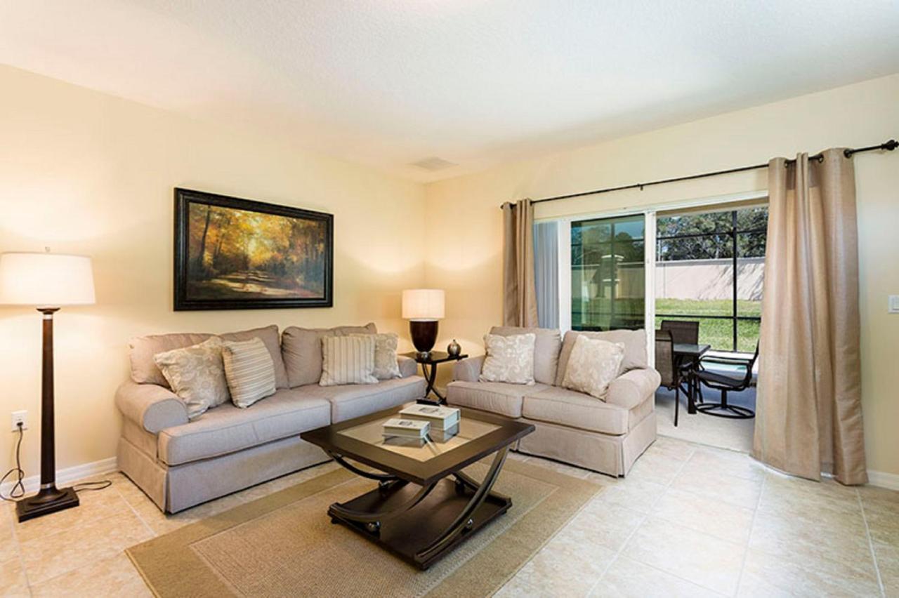 Spacious Vacation With Pool Tw2825