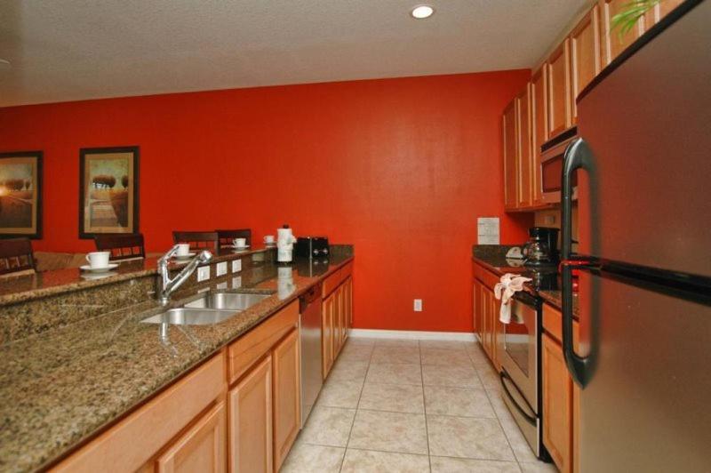 Beautiful 4 Bedroom Townhouse Located In Paradise Palms * Orlando