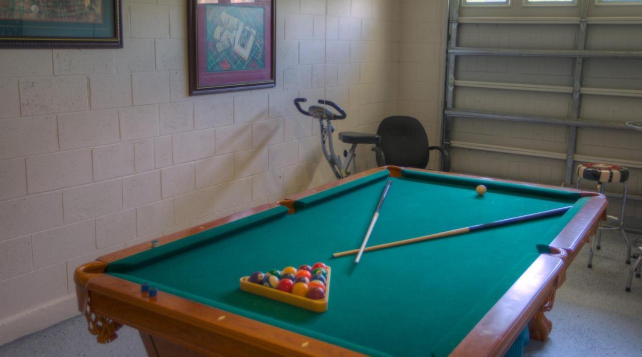 The Wakefield Vacation With Pool Near Apartment *