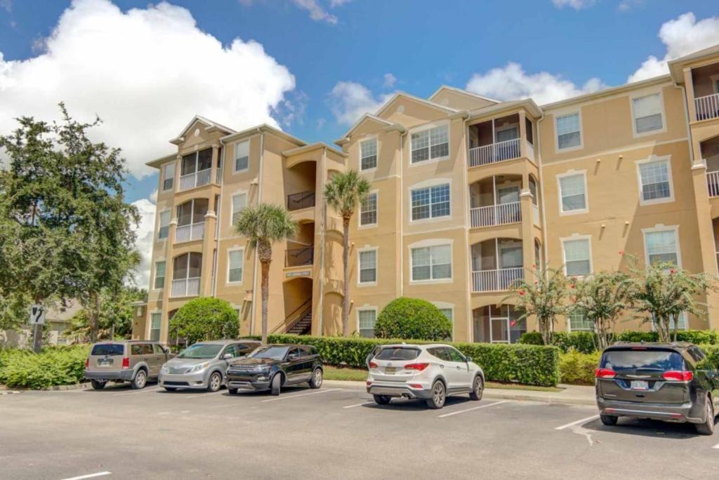 Martin's Windsor Hills - Three Bedroom Condominum 303 Apartment
